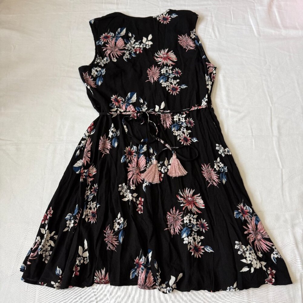 Lulus Black Pink Floral Print Tassel Tie Wrap Dress Medium - Picture 2 of 7